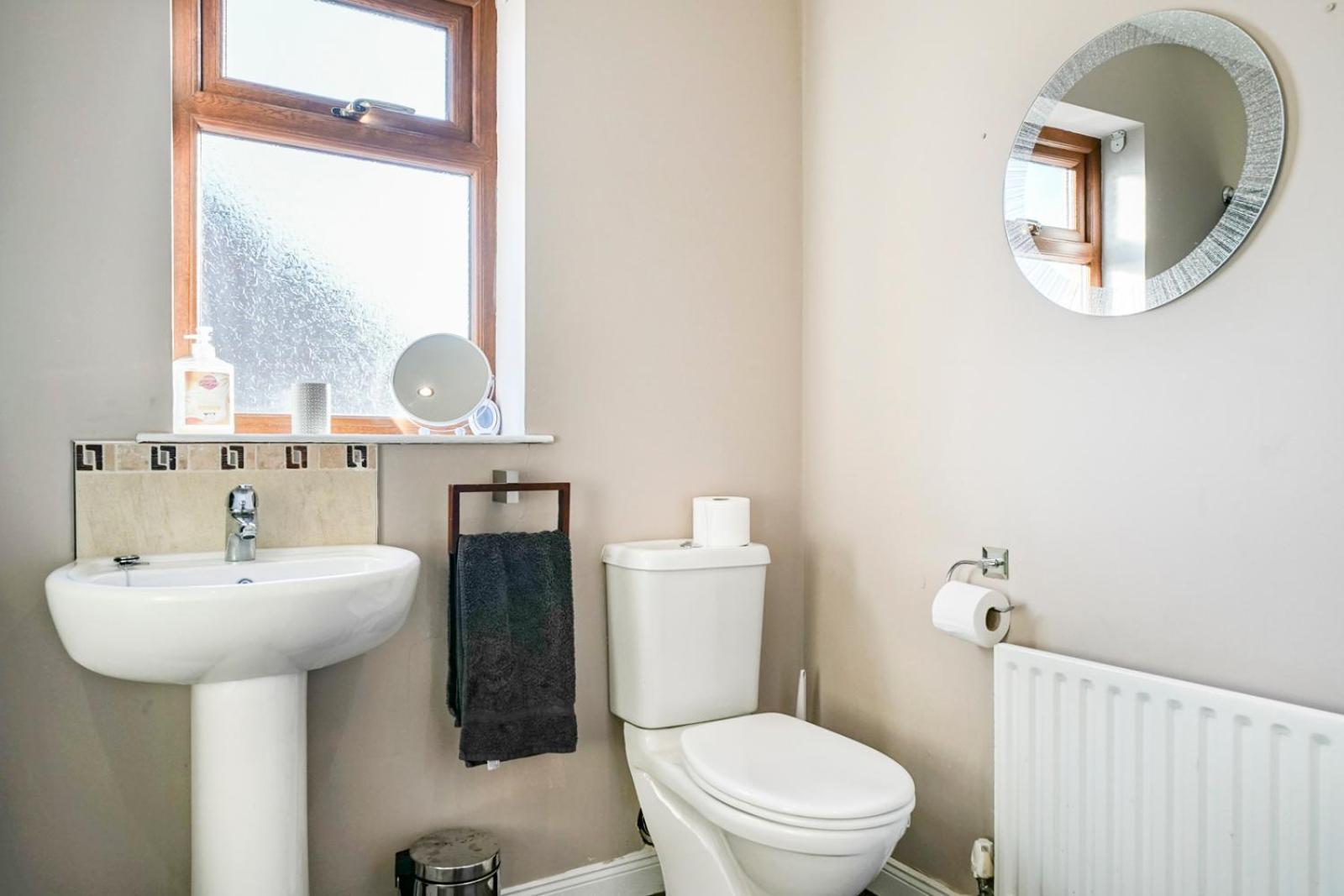 3 Bed House, Quiet Location Close To Bangor Esterno foto