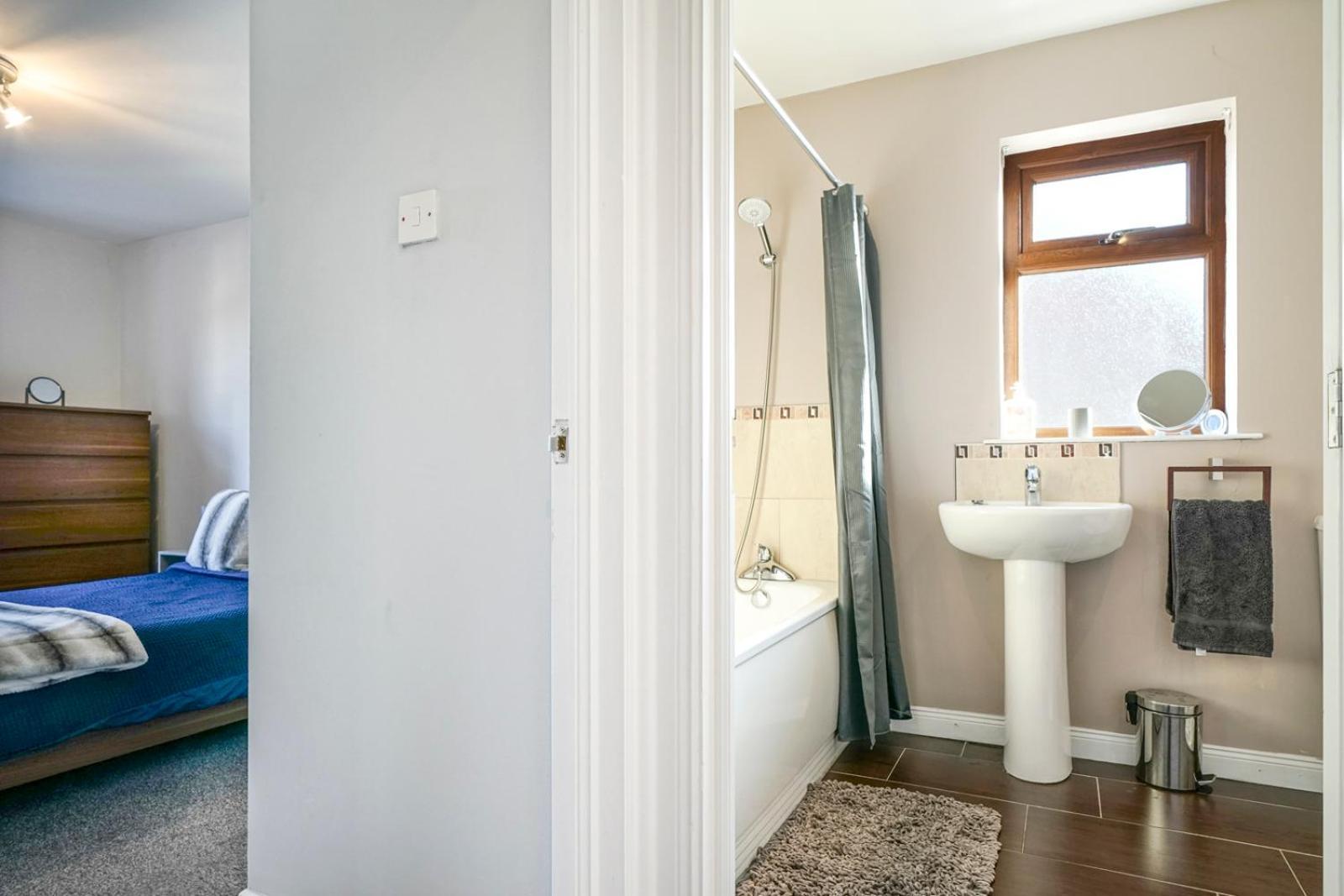 3 Bed House, Quiet Location Close To Bangor Esterno foto